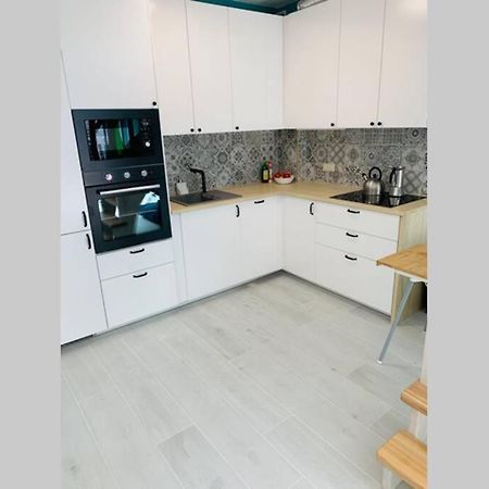 Uroczy Apartament Z Basenem I Kortem Tenisowym Pobierowo Esterno foto