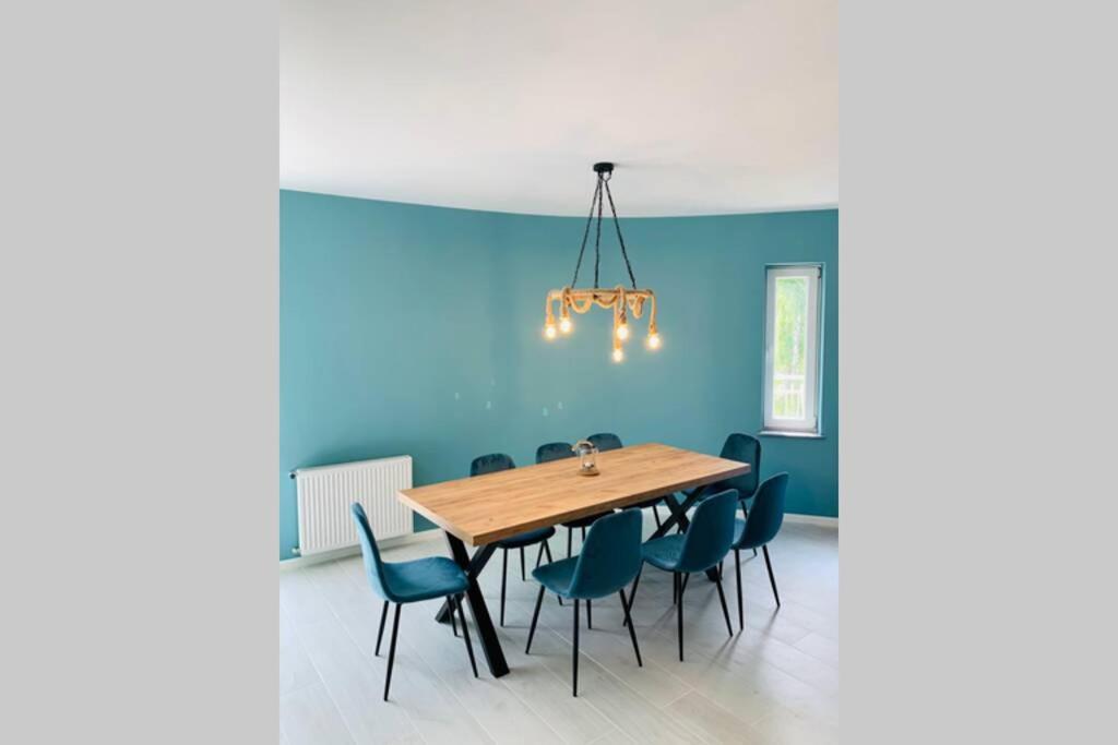 Uroczy Apartament Z Basenem I Kortem Tenisowym Pobierowo Esterno foto