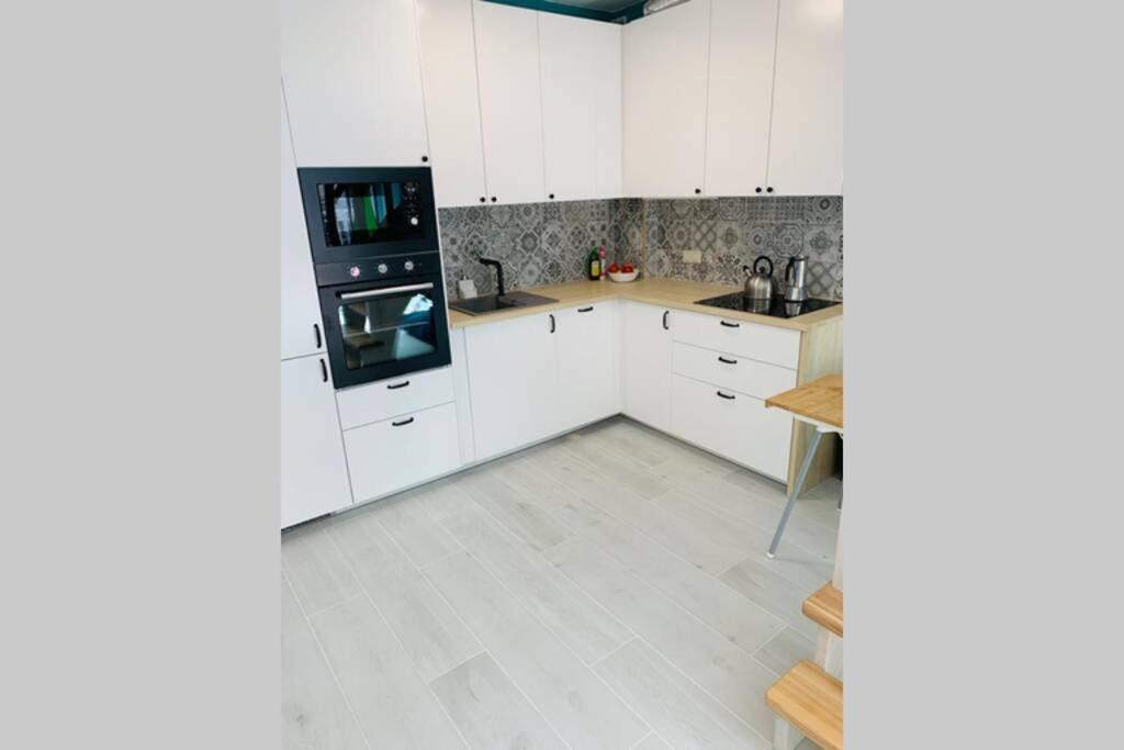 Uroczy Apartament Z Basenem I Kortem Tenisowym Pobierowo Esterno foto