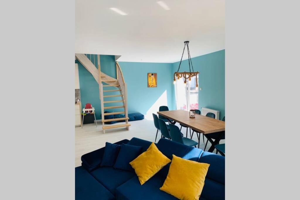 Uroczy Apartament Z Basenem I Kortem Tenisowym Pobierowo Esterno foto