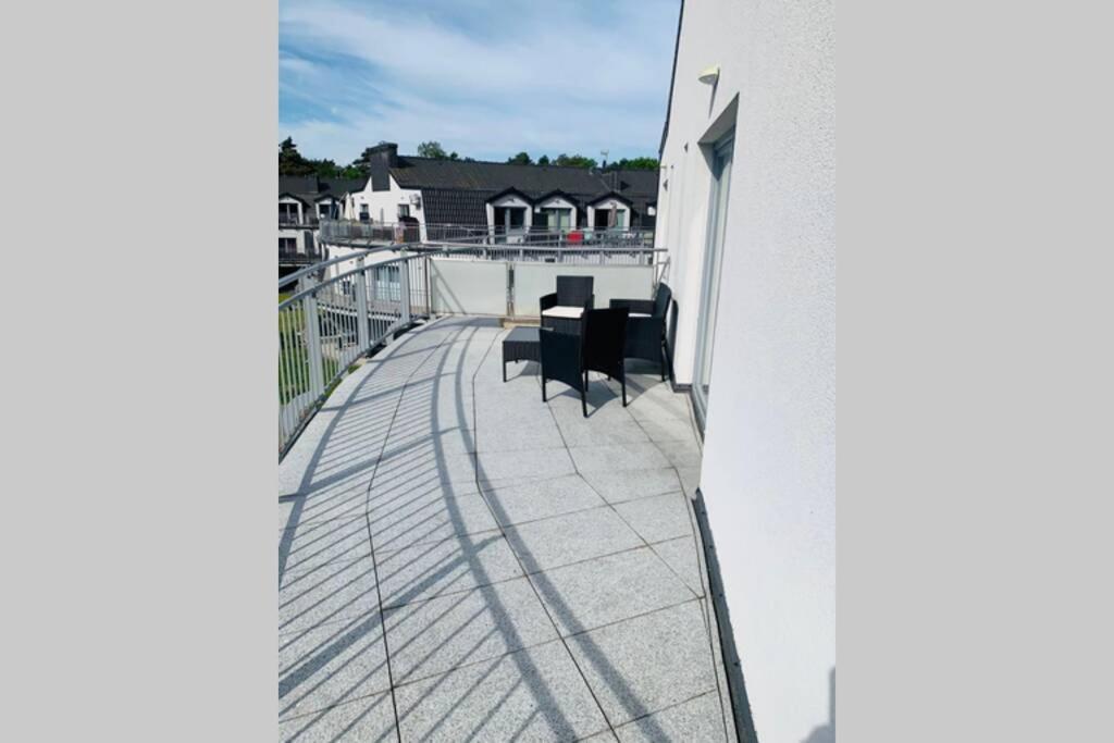 Uroczy Apartament Z Basenem I Kortem Tenisowym Pobierowo Esterno foto
